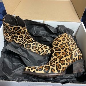 NEW Tony Lama Leopard Hair on Hide Booties Size 9